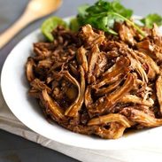 Honey Glazed Crockpot Chicken Adobo - simple pantry ingredients, hardly any hands-on time, 200 calories. | https://enkel-trim.today