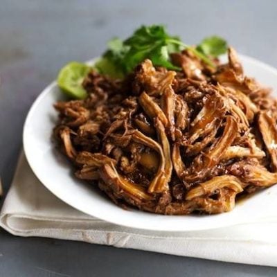 Honey Glazed Crockpot Chicken Adobo - simple pantry ingredients, hardly any hands-on time, 200 calories. | https://enkel-trim.today